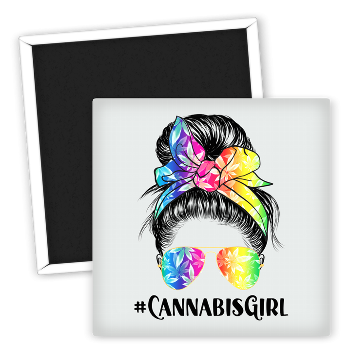 Zum Produkt Kühlschrankmagnet Cannabis Girl mit buntem Haarband Design