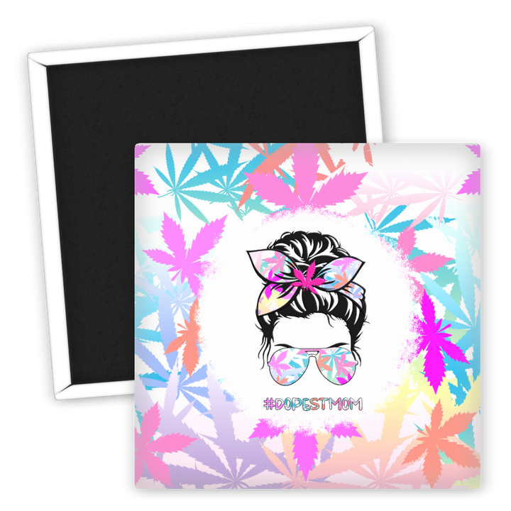 Zum Produkt Kühlschrankmagnet Dope Mom mit buntem Weed Design