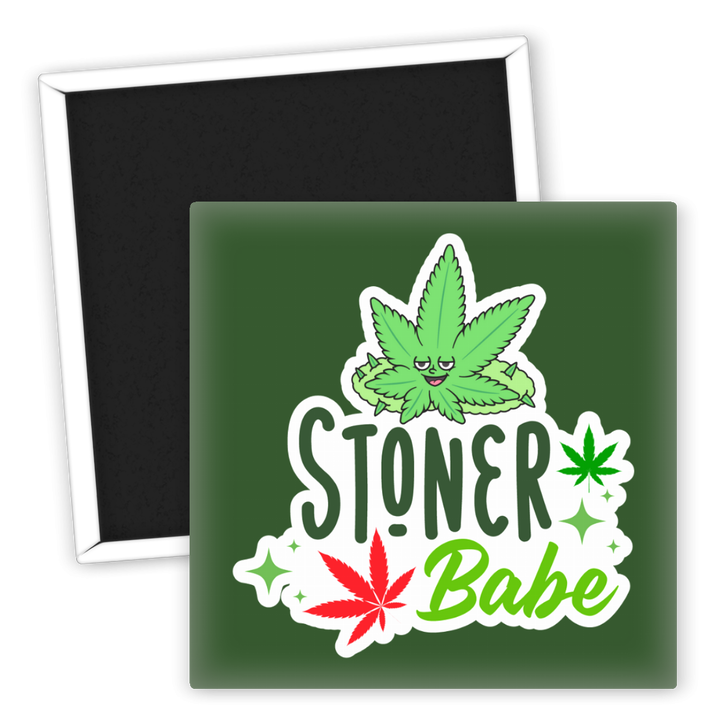 Zum Produkt Kühlschrankmagnet Stoner Babe mit Cannabisblatt Motiv