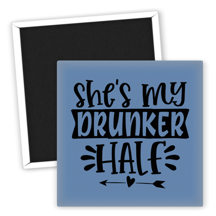 Zum Produkt Kühlschrankmagnet She's My Drunker Half für Freunde und Familie