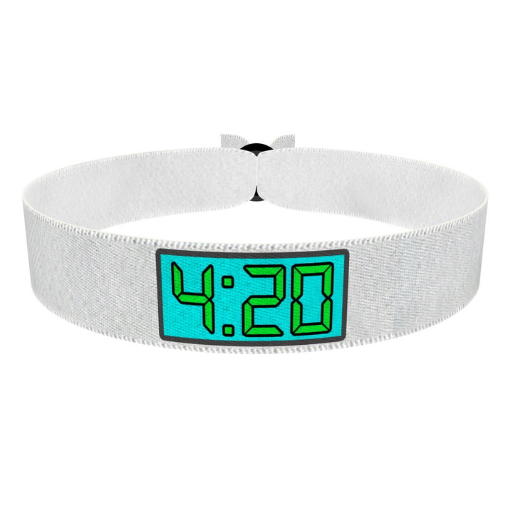 Zum Produkt 4:20 Uhr weiß Stoffarmband