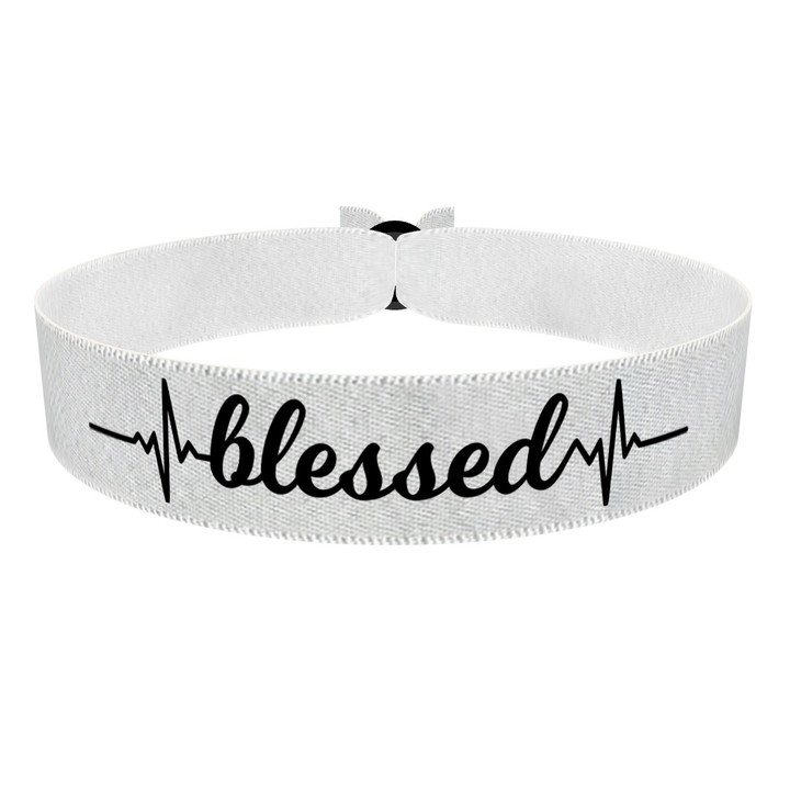 Zum Produkt Blessed weiß Stoffarmband