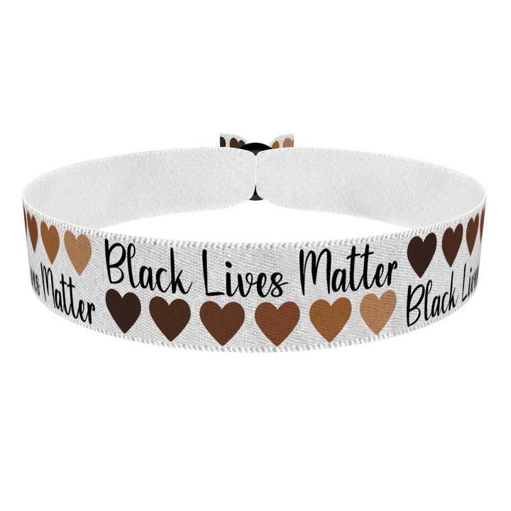 Zum Produkt Black Lives Matter Schrift Stoffarmband