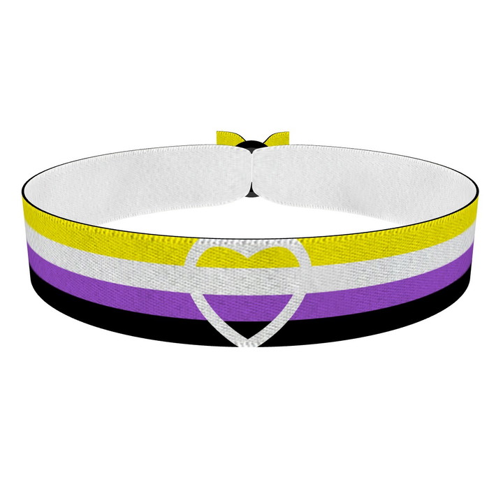 Zum Produkt Non Binary Heart Stoffarmband