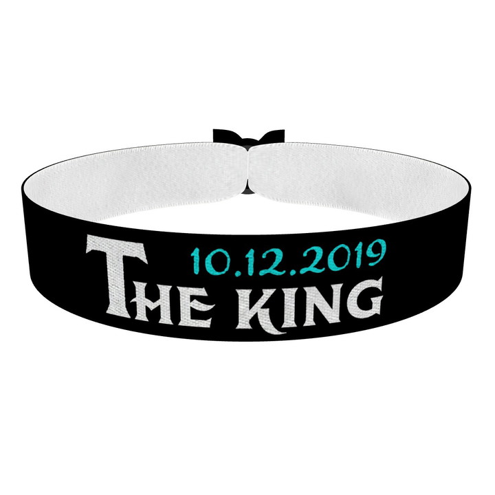 Zum Produkt The King Datum Stoffarmband