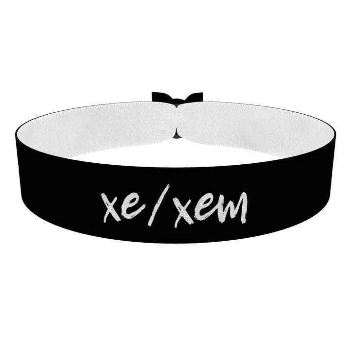 Zum Produkt LGBTQ Pronoun xe/xem Stoffarmband