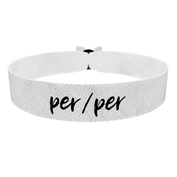Zum Produkt LGBTQ Pronoun per/per weiß Stoffarmband