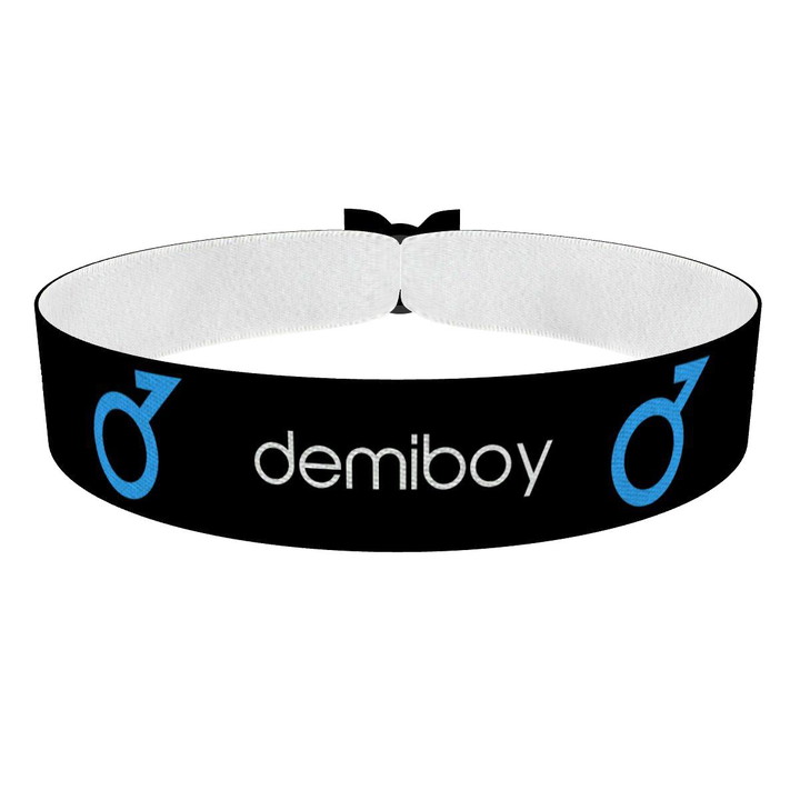 Zum Produkt Demiboy Symbol Text schwarz Stoffarmband