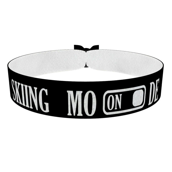 Zum Produkt Skiing Mode On schwarz Stoffarmband