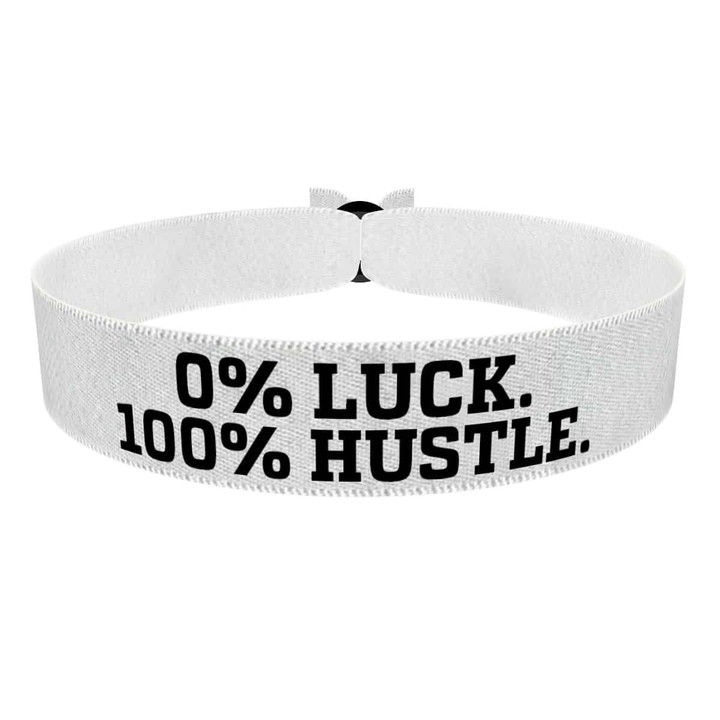 Zum Produkt 0% Luck 100% Hustle weiß Stoffarmband