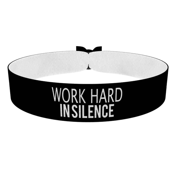Zum Produkt Work hard in silence Stoffarmband