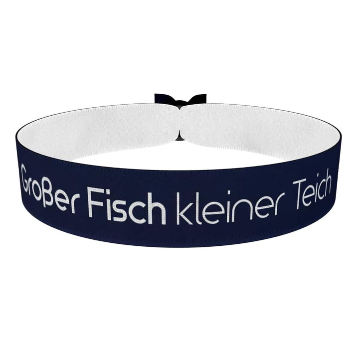 Zum Produkt Großer Fisch, kleiner Teich Stoffarmband