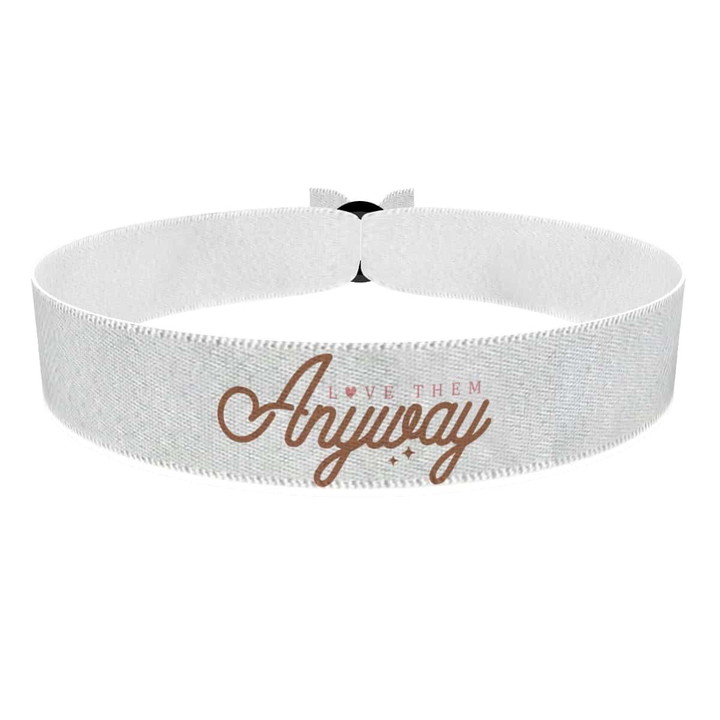 Zum Produkt Love them anyway Stoffarmband
