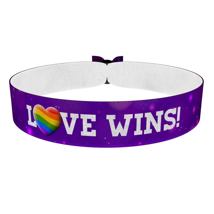 Zum Produkt Love Wins LGBTQ Stoffarmband