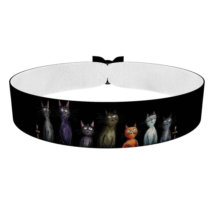 Zum Produkt Katzenliebhaber Stoffarmband mit bunten Katzenmotiven