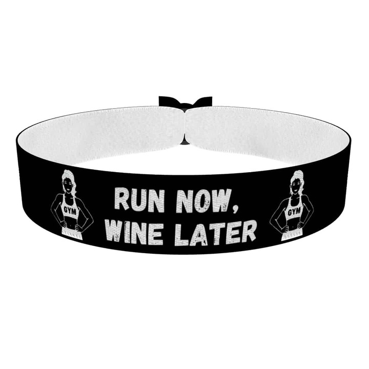 Zum Produkt Stoffarmband Run Now Wine Later für Fitnessliebhaber