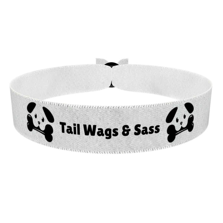 Zum Produkt Stoffarmband für Hundeliebhaber mit süßem Hundemotiv