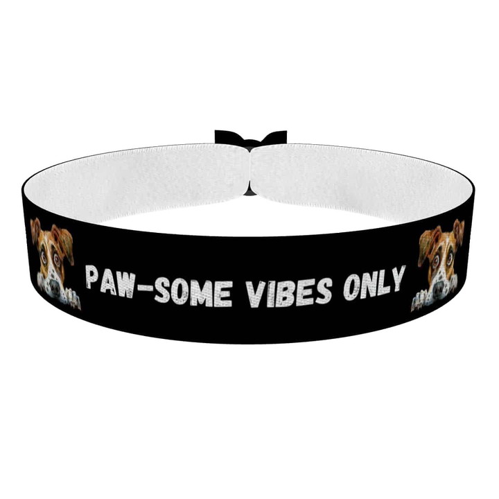 Zum Produkt Stoffarmband für Hundeliebhaber mit Pfotenmotiv