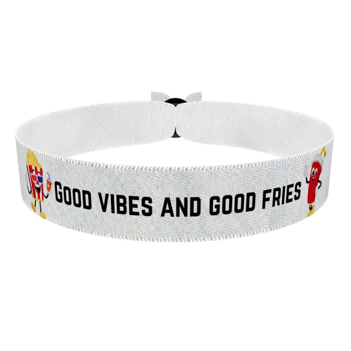 Zum Produkt Stoffarmband mit Good Vibes und Good Fries Motiv