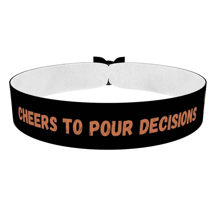 Zum Produkt Stoffarmband Cheers to Food Decisions für kulinarische Genießer