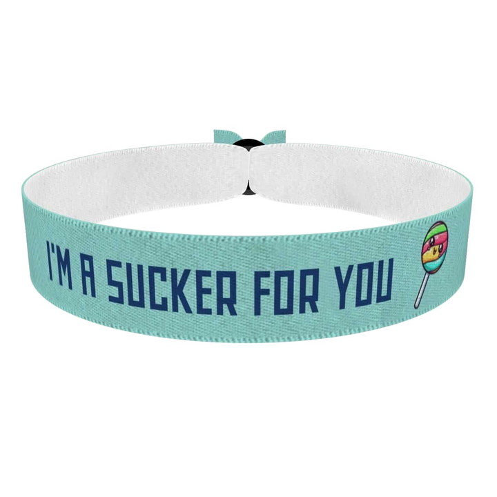 Zum Produkt Stoffarmband I'm a sucker for you mit buntem Lollipop-Motiv