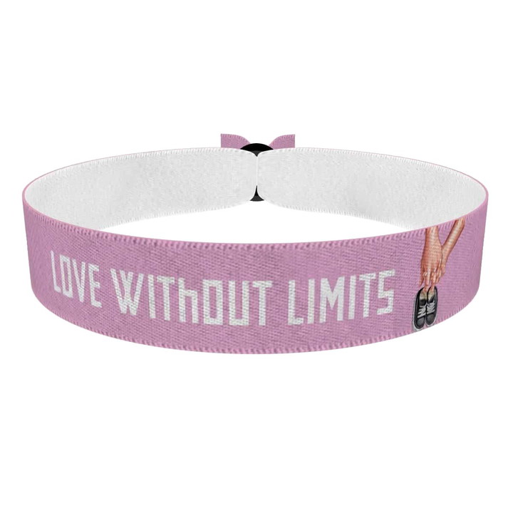 Zum Produkt Stoffarmband Love Without Limits für Familie und Freunde