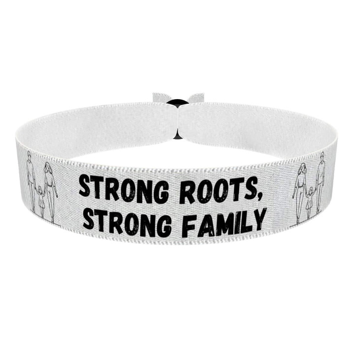 Zum Produkt Stoffarmband Strong Roots Strong Family für Familie und Freunde