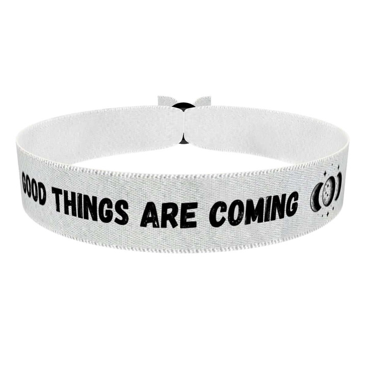 Zum Produkt Stoffarmband Good Things Are Coming Motivation Armband