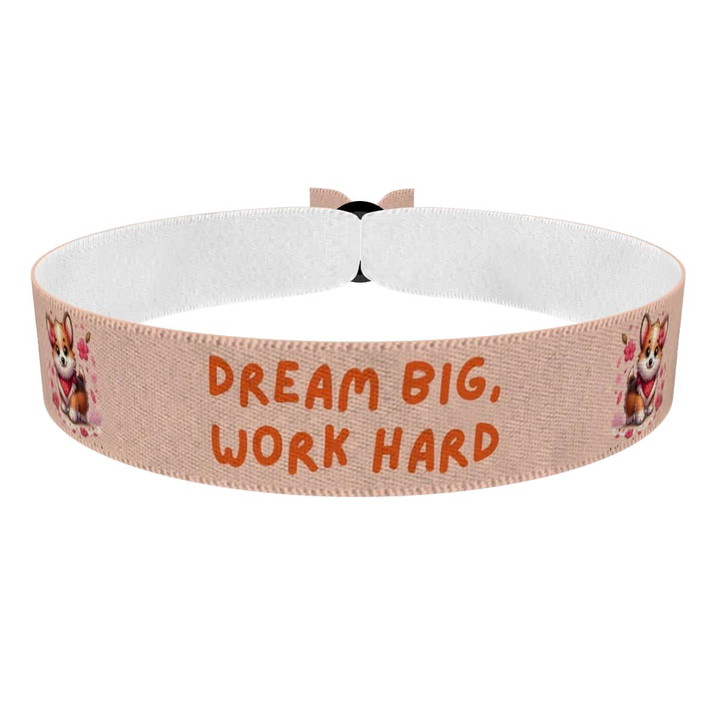 Zum Produkt Stoffarmband Dream Big Look Hard für Motivation und Inspiration