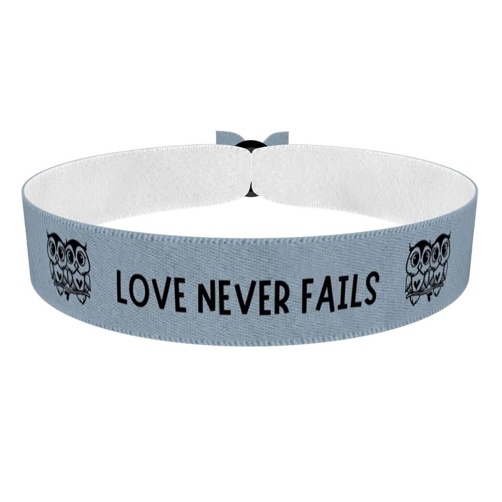 Zum Produkt Stoffarmband mit Eulenmotiv in bunten Farben Stoffarmband