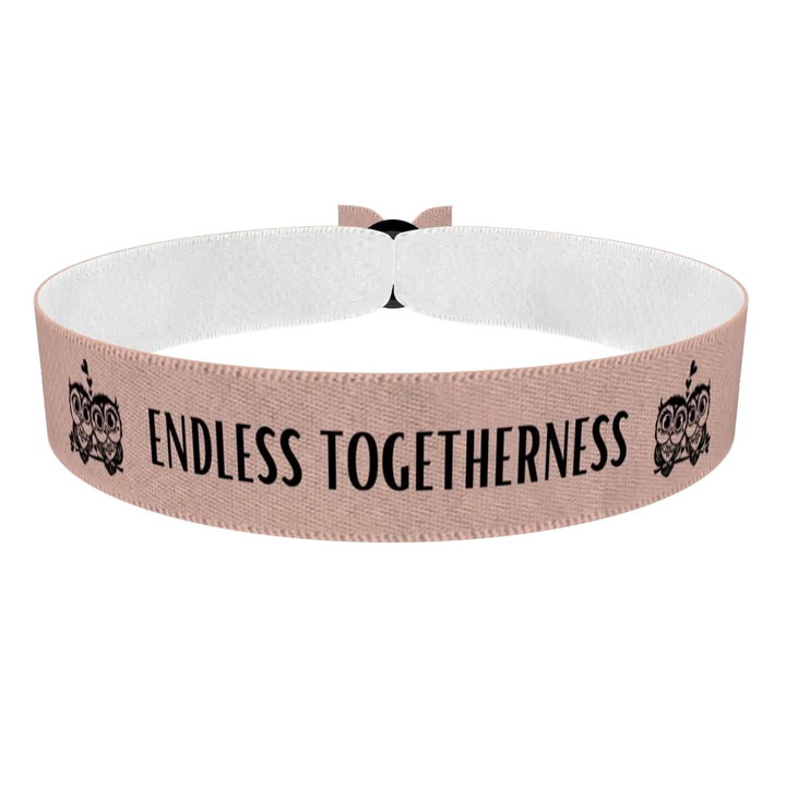Zum Produkt Kreatives Motivstoffarmband für individuelle Akzente