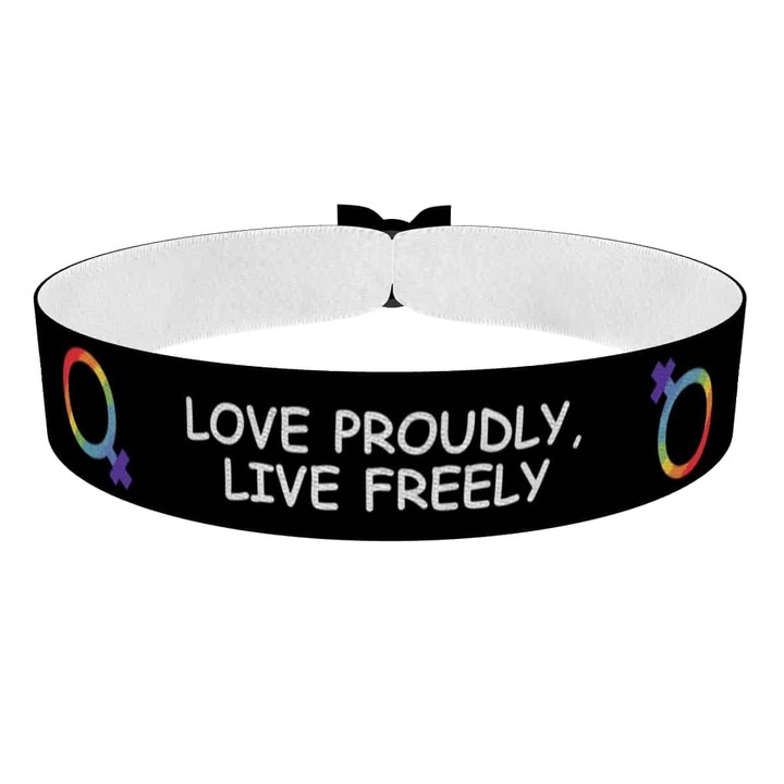 Zum Produkt Love proudly live freely Stoffarmband