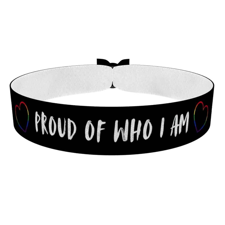 Zum Produkt Proud of who I am Stoffarmband