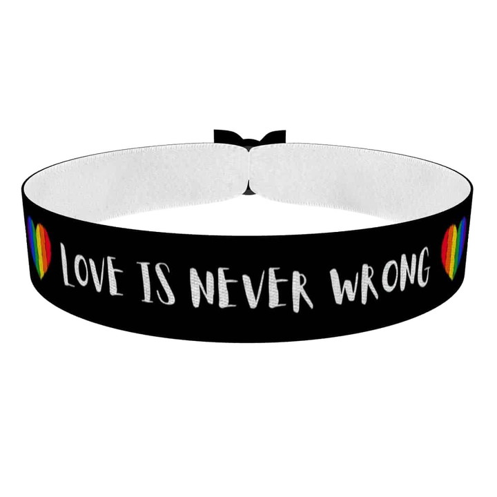 Zum Produkt Love is never wrong Stoffarmband
