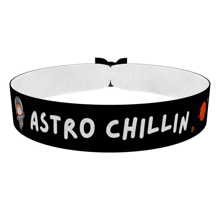 Zum Produkt Astro Chillin Motiv Stoffarmband