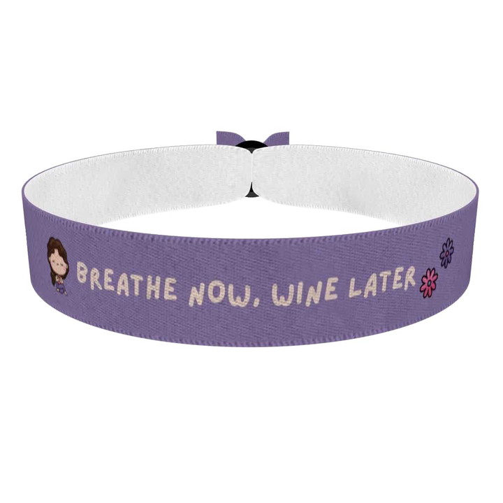 Zum Produkt Breathe Now Wine Later Stoffarmband