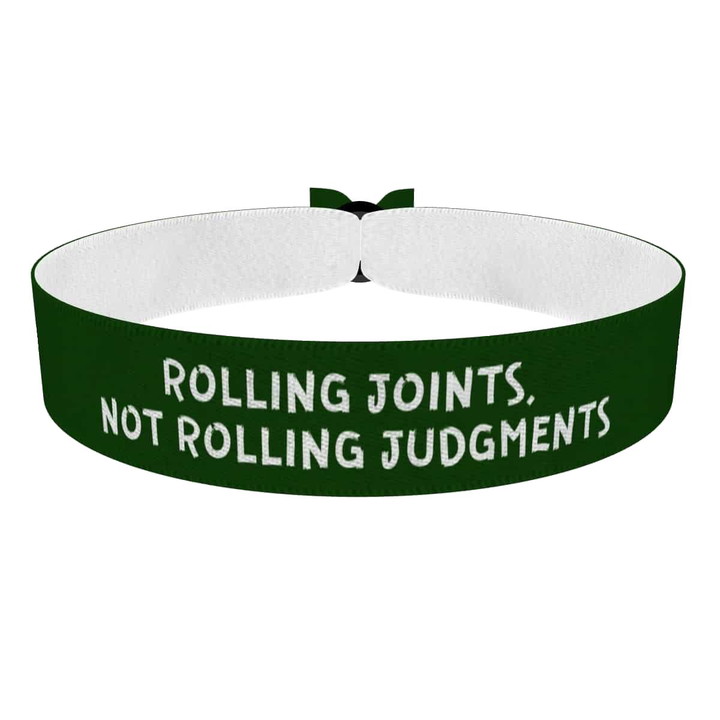 Zum Produkt Rolling Status Not Rolling Judgments Stoffarmband