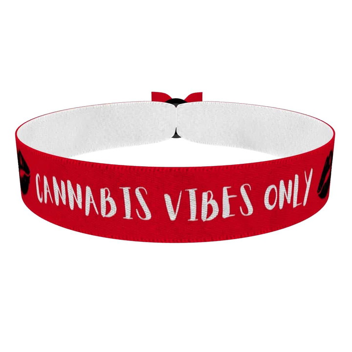 Zum Produkt Cannabis Vibes Only Stoffarmband