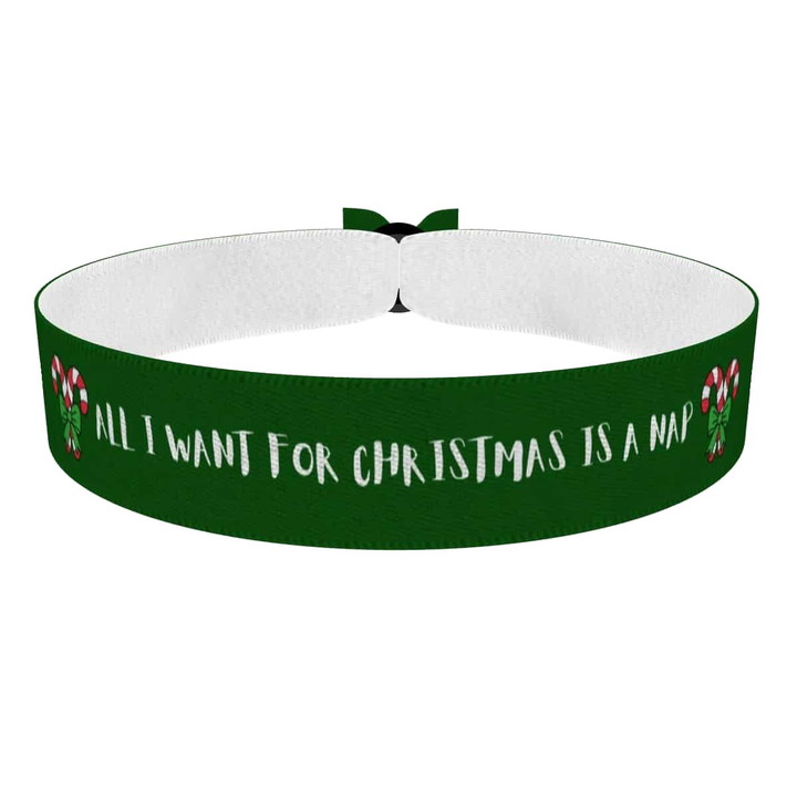 Zum Produkt All I Want For Christmas Is A Nap Stoffarmband
