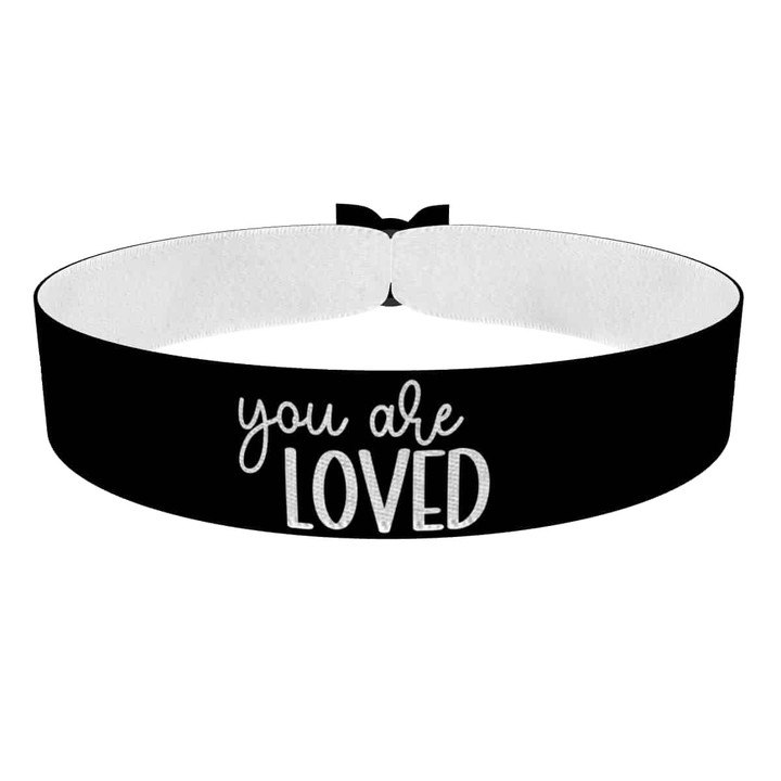 Zum Produkt You are Loved Stoffarmband - Du wirst geliebt Armband