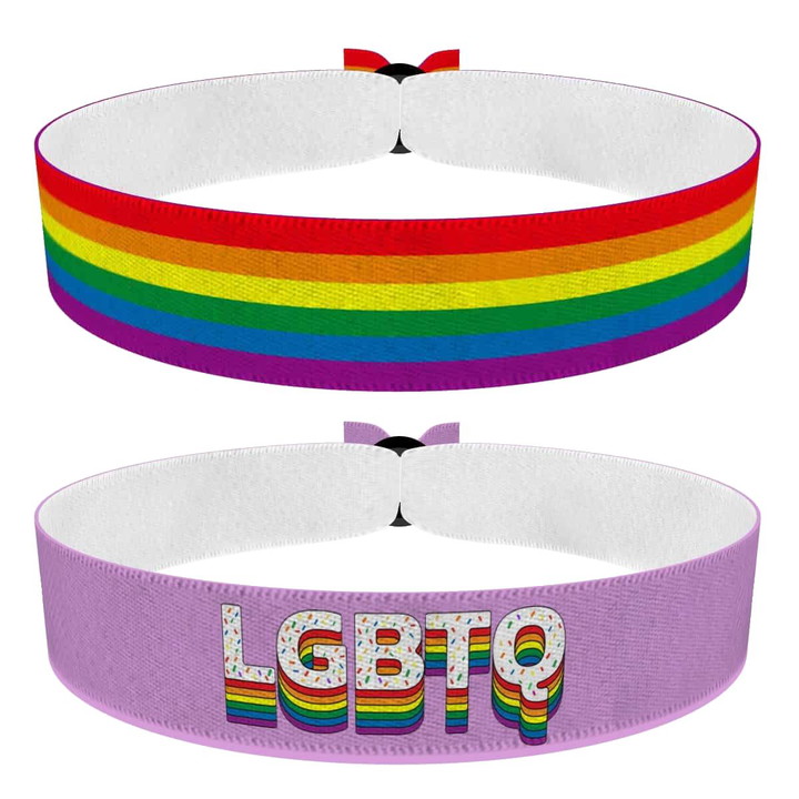 Zum Produkt LGBTQ Rainbow Flagge und Stoffarmband 2er Set für Stolz und Vielfalt