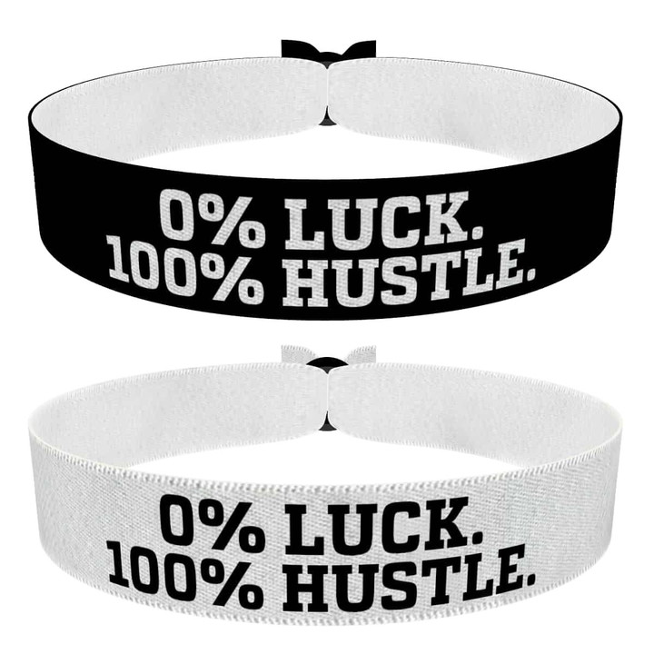 Zum Produkt 2er Set Stoffarmbänder 0% Luck 100% Hustle schwarz und weiß