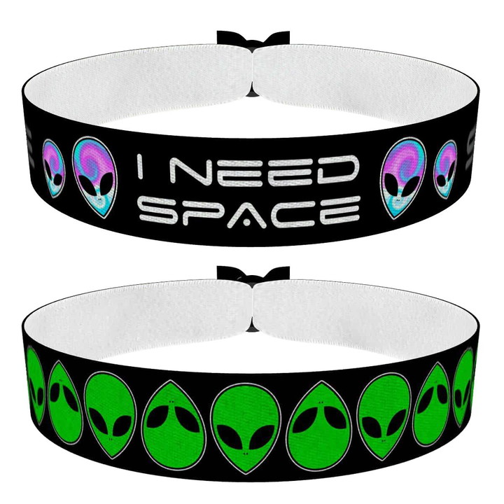 Zum Produkt 2er Set I need space und Aliens grün kontur Stoffarmbänder