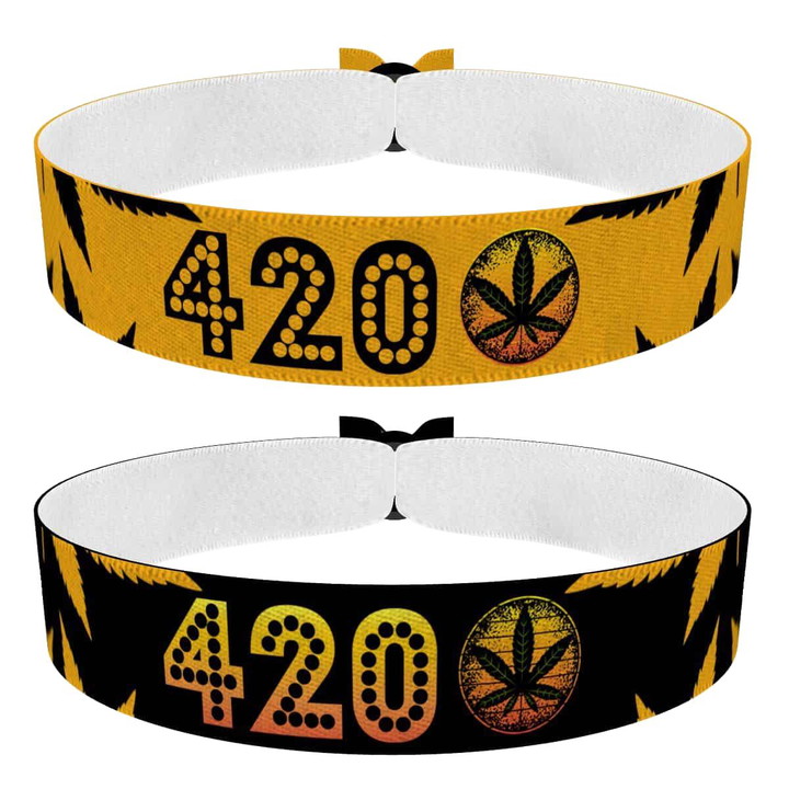 Zum Produkt 420 Coin orange und schwarz Stoffarmband 2er Set für Fashionliebhaber