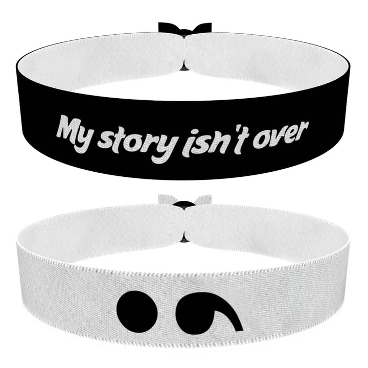 Zum Produkt 2er Set My Story Isn't Over und Semikolon Stoffarmbänder